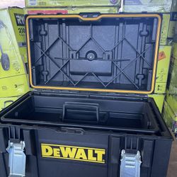 DEWALT Tool Box 22in