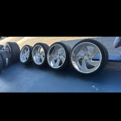 WHEELS  US MAGS 22” STAGGERED OBS C10 