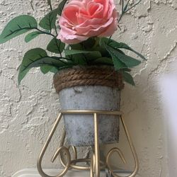 Nice Rose And Gold Stand
