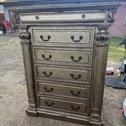 Acme Furniture Northville 5-Drawer Chest – Antique Silver Luxury