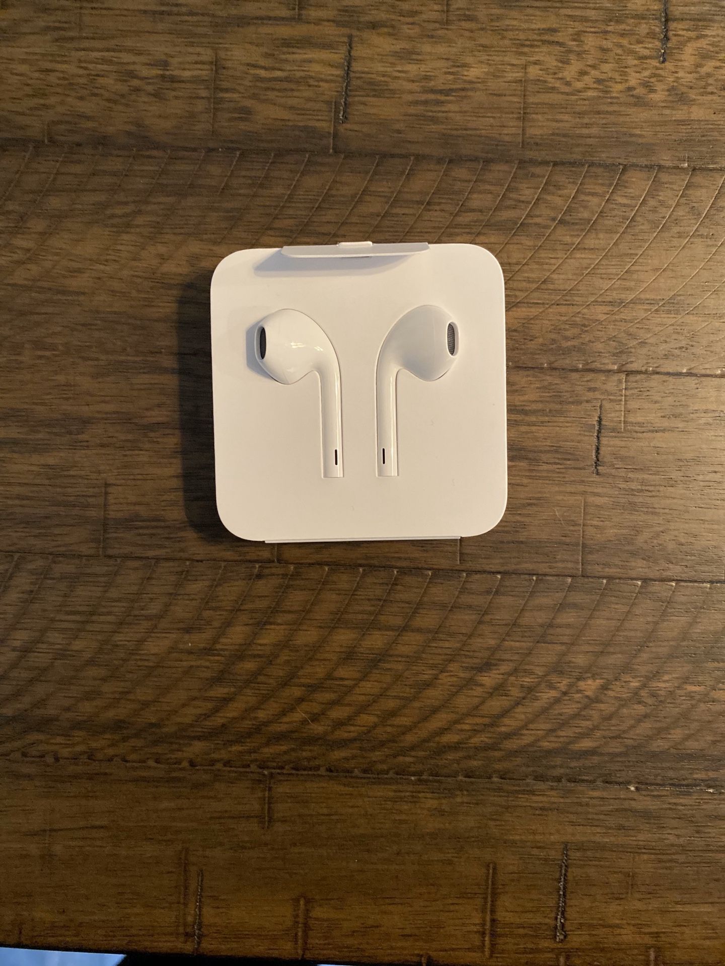 Brand New Apple wired headphones