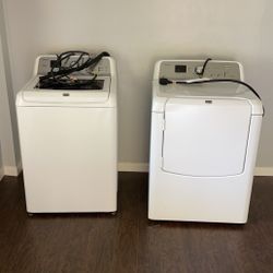 Like New!! Maytag Washer And Dryer Set