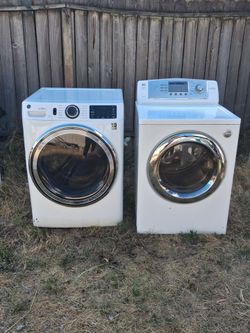 Washer dryer set