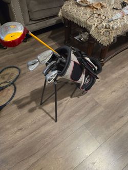 GOLF CLUBS WITH STANDBAG (KIDS FLEX)5 CLUBS SET, RIGHT HANDED