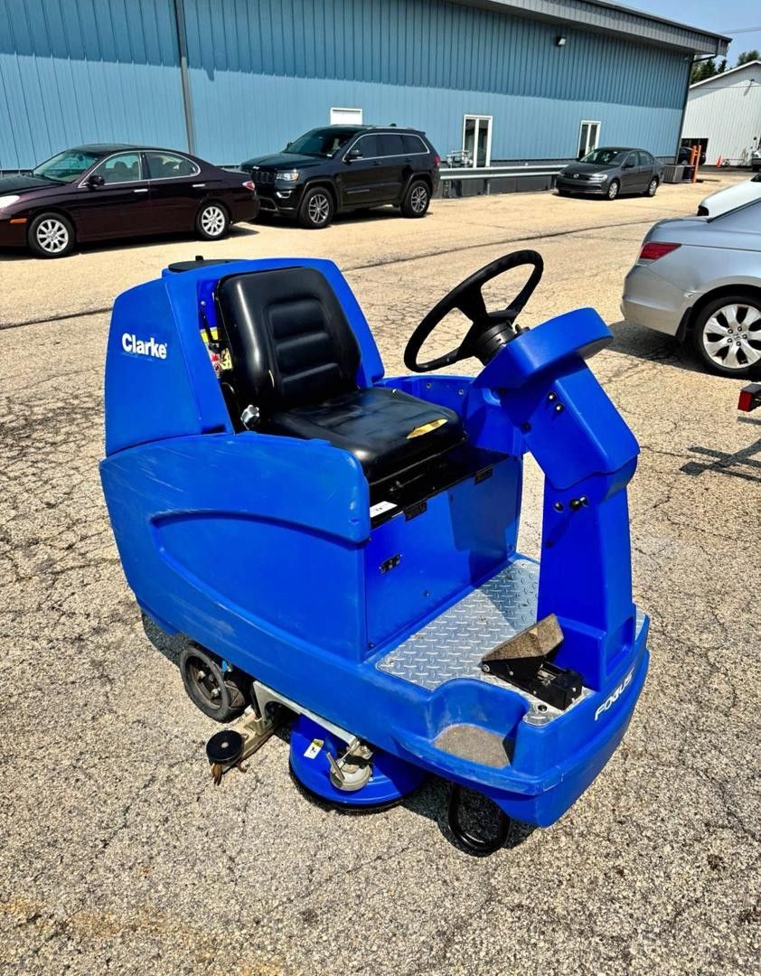 Clarke-Floor-Scrubber