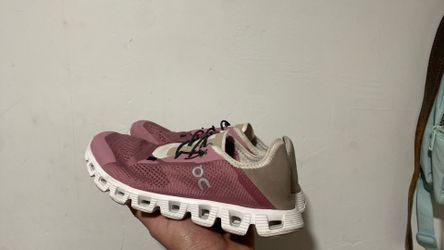 Womens On Cloud 6 1/2