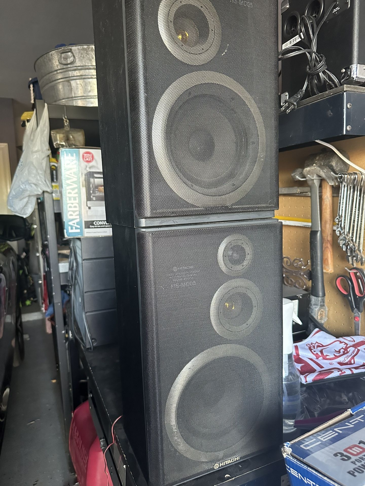 Stereo System With Speakers