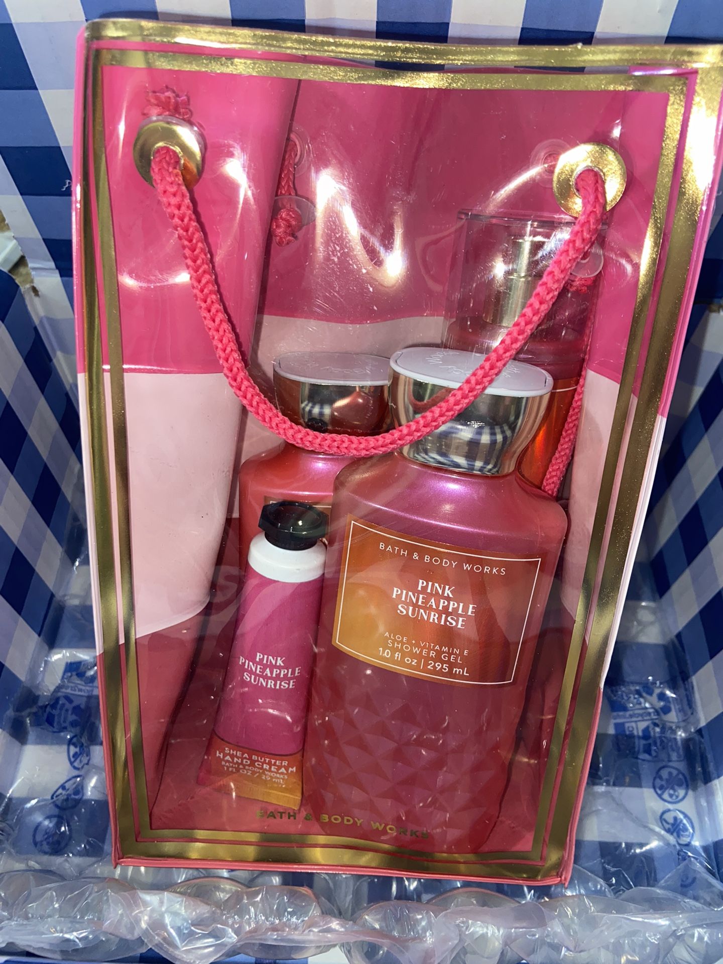Bath & Body Works Pink Pineapple Sunrise