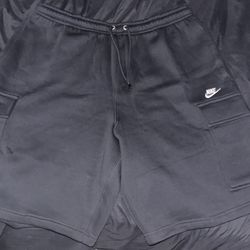 Men Nike cargo shorts