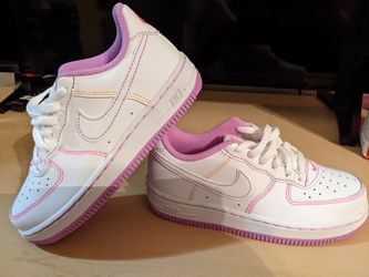 AIR FORCE 1 '07 LOW GS 'CONTRAST STITCH - FUCHSIA GLOW'