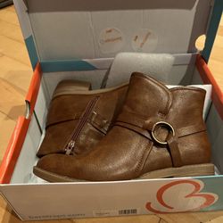 WOMENS Bare Claws Size 7 Like New In Box