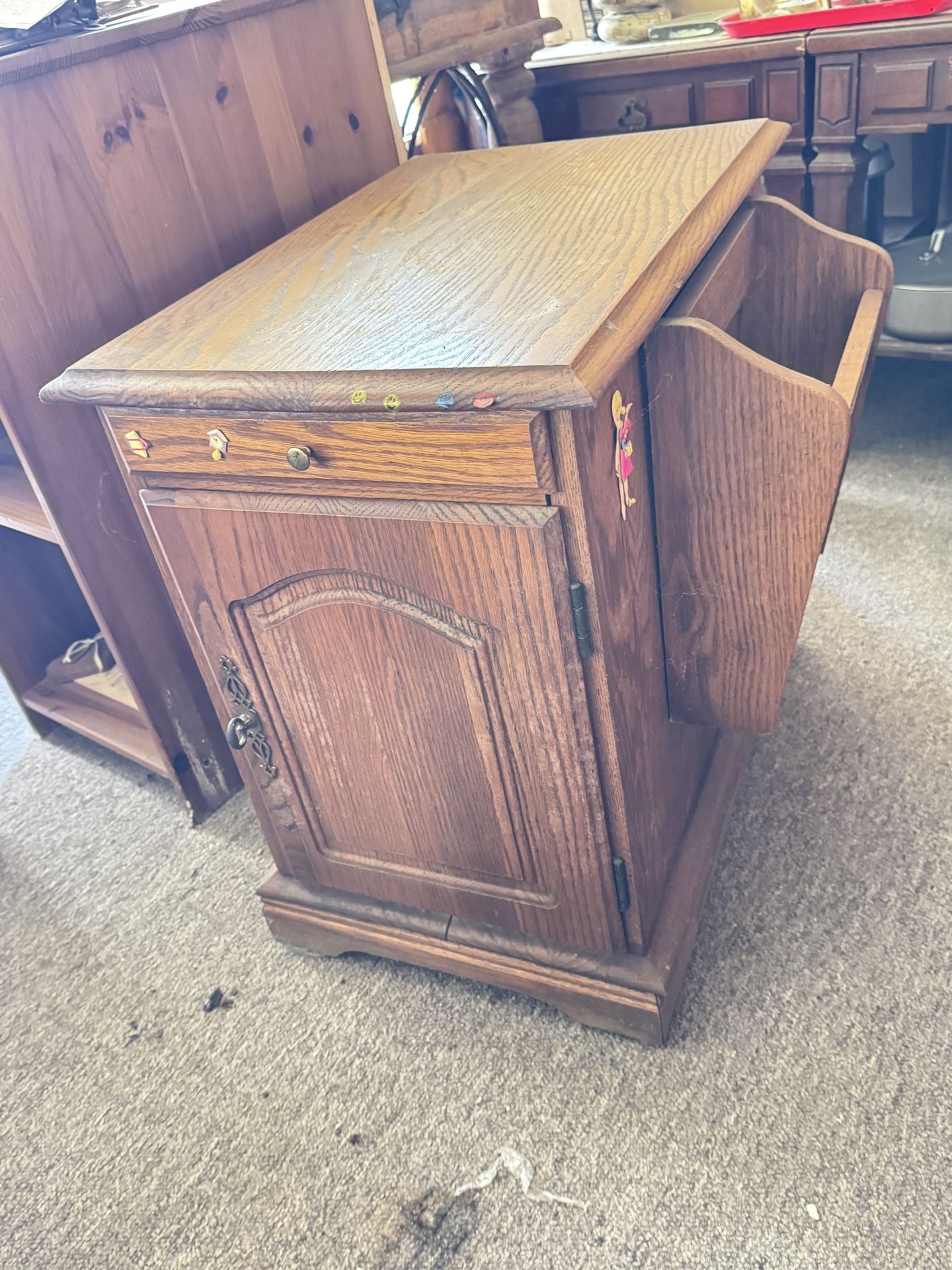 Vintage Solid Wood End Table with Drawer & Magazine Rack，$20