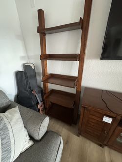 4 Piece Real Wood Entertainment Set And Coffee Table On Wheels