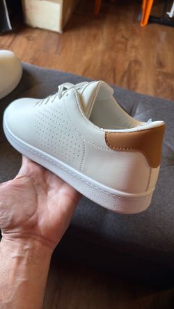 Men’s Sneakers Size 9