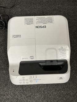 Short throw projector