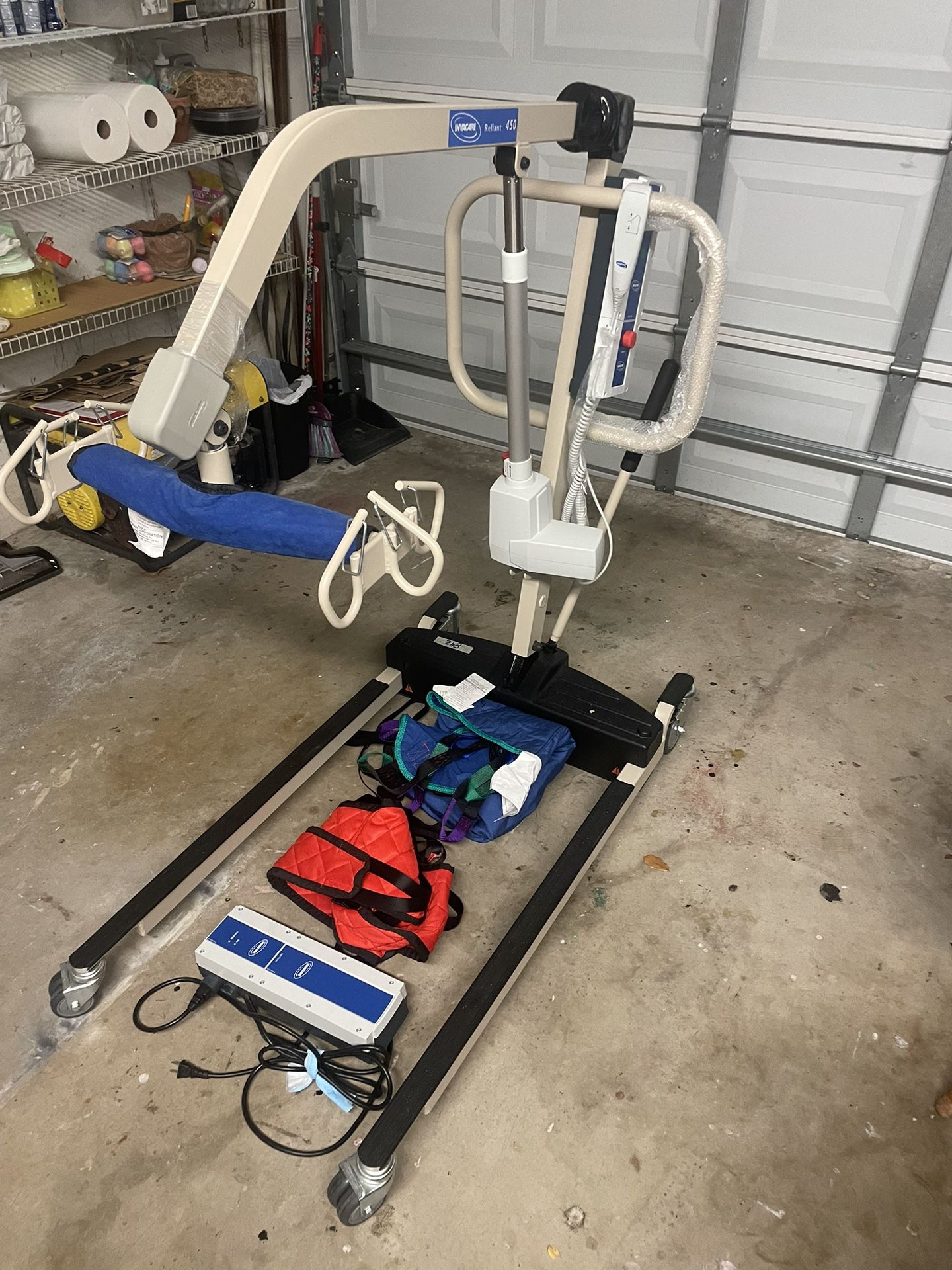 Invacare Reliant Battery Powered Patient Lift 