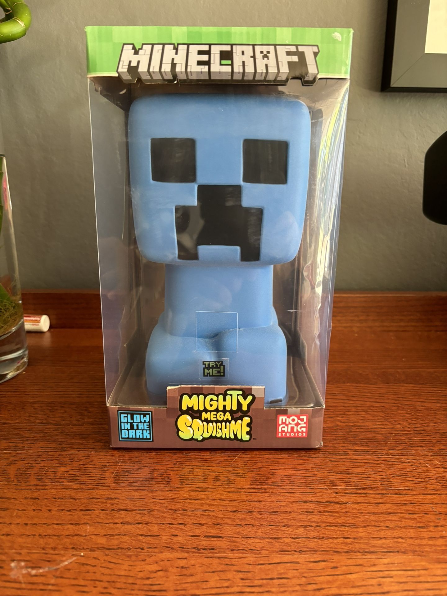 New MINECRAFT MIGHTY MEGA SQUEEZE GLOW IN THE DARK TOY