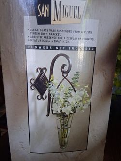wall vase