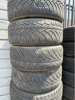 Vendo 255/55/R18 las 4 llantas Toyo Por $180