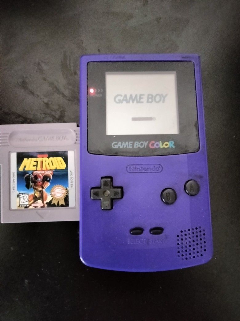 Nintendo GameBoy Game Boy Color CGB 001 With A Game