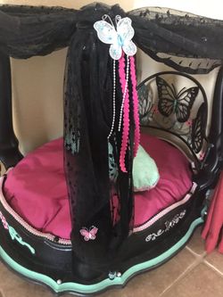 Absolutely beautiful dog bed /pillow