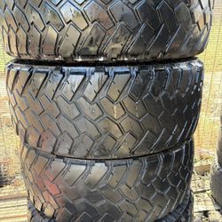 Tires 285-65r18 Nitto