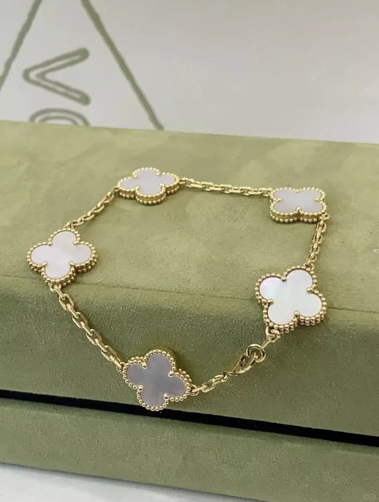 Van Cleef & Arpels Bracelet Vintage Alhambra 5 Motif Mother of Pearl   BOX NOT INCLUDED