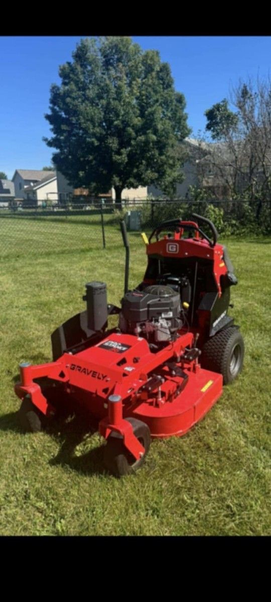 Mower 36 New Only 35 Hour$7200 Obo... Red 35 Hours