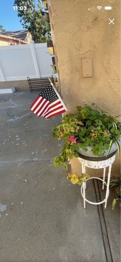 Metal table & flower