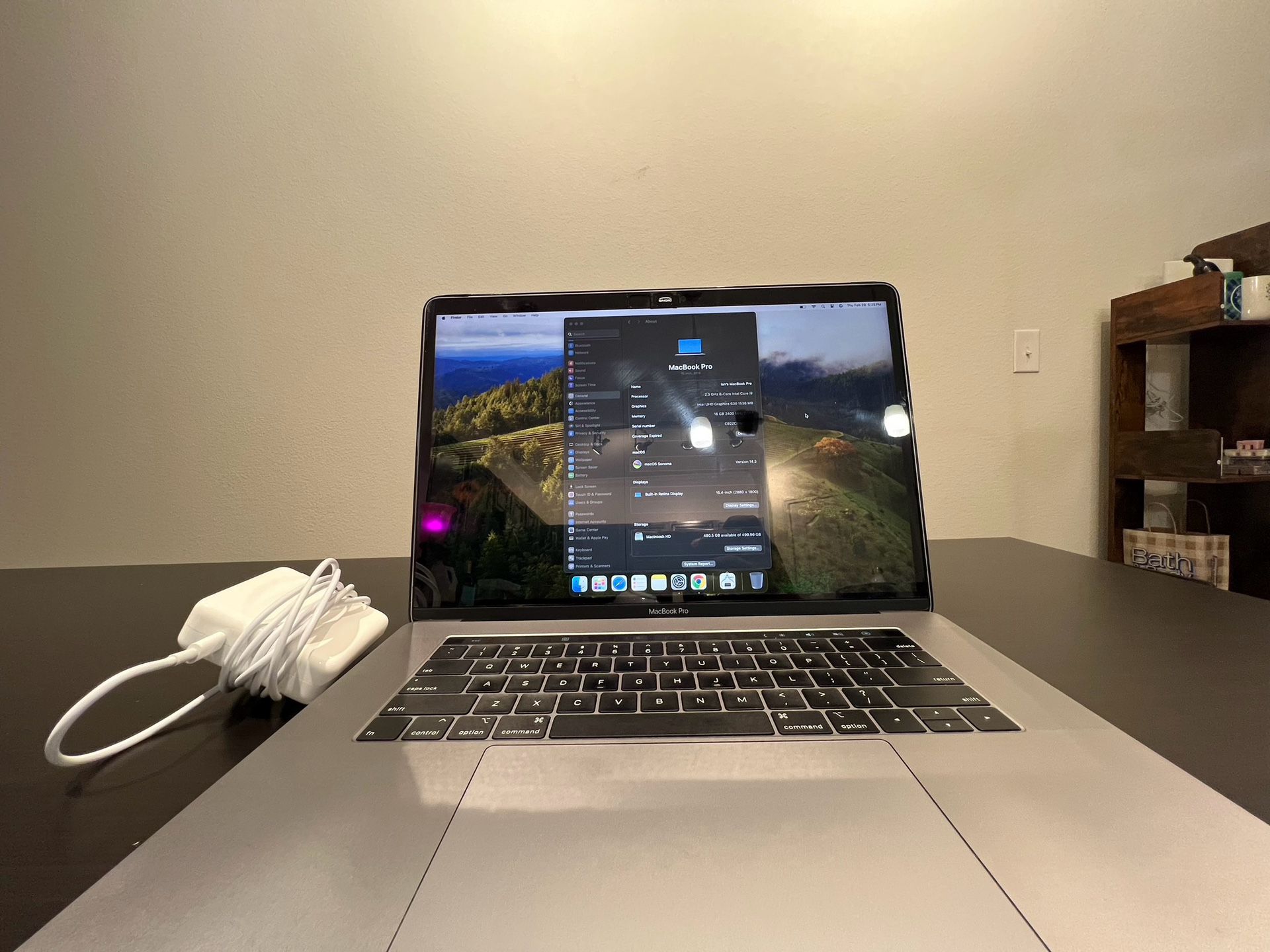 MacBook 15inc, 2019, 16GB Ram(fast)