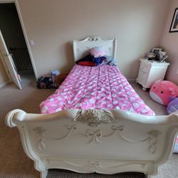 Disney Princess Sleigh Bed/Set