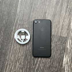 iPhone 7 UNLOCKED FOR ALL CARRIERS!