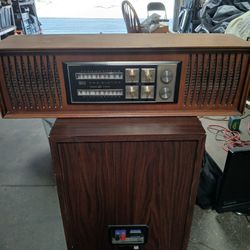 Vintage RCA VICTOR Solid State Radio