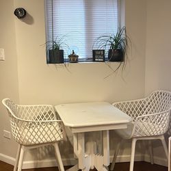 Breakfast Table With 2 Chairs 