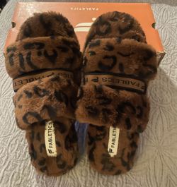 Fabletics Faux Fur Leopard House slippers