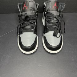 Jordan 1 Mid Shadow Red