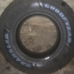 Good Year Tire 265/70/r17
