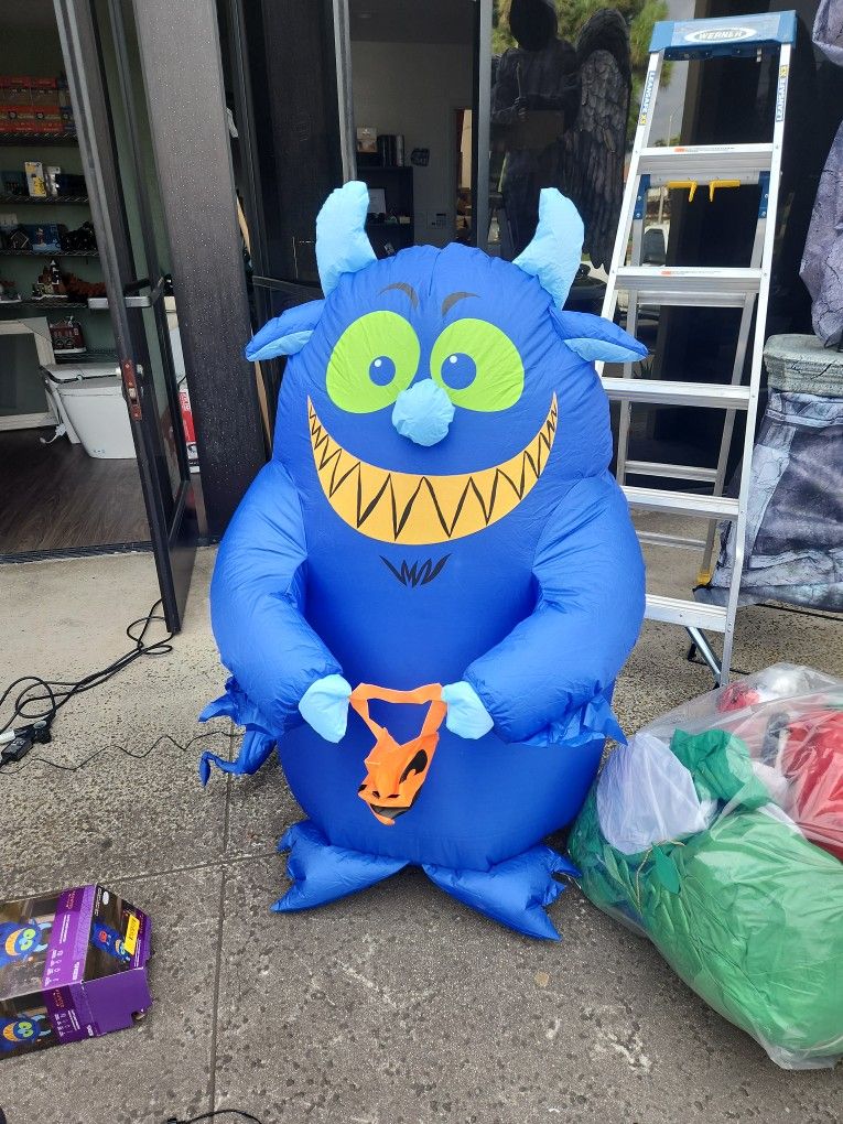 4.5 Ft Candy Monster