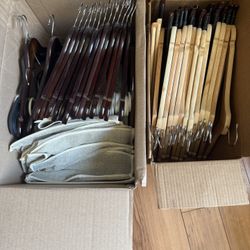 Closet Hangars - Wood