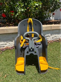 Bell Rear Child Bike Seat with Mounting Rack – Great Condition