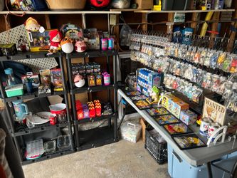 Stuff for sale until 5pm See description.