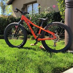 Trek Roscoe: 24 X 2.80. 1 x 8 Shimano Drivetrain 