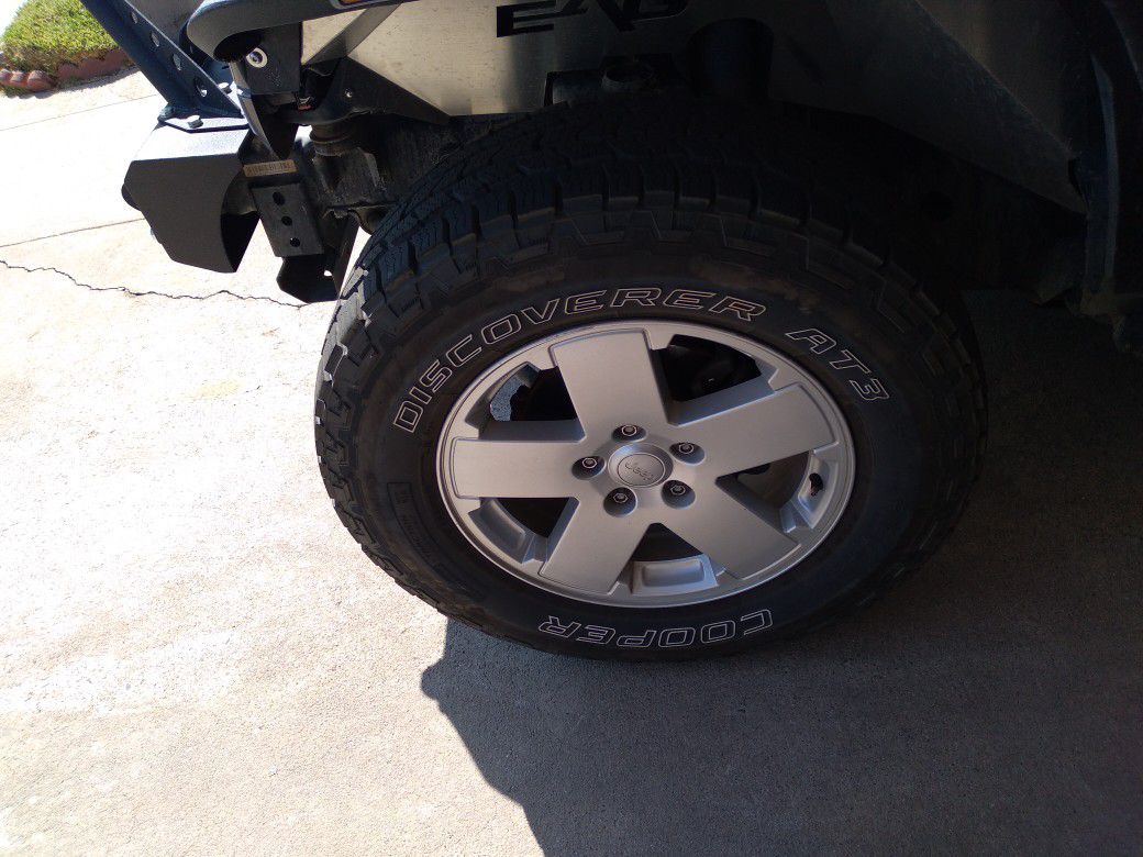 18 inch jeep wheels tires like new