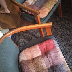 Free Couch And Table And Chairs 