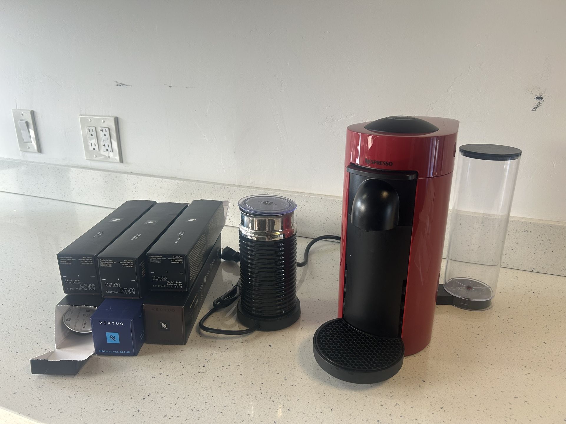 Nespresso Vertuo Espresso Machine With Frother & Pods