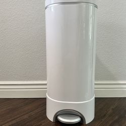 Munchkin STEP diaper Pail