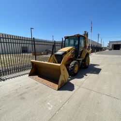 15 Caterpillar 430F2