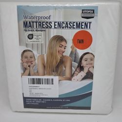 Utopia Bedding Twin Mattress Protector Zippered