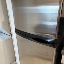 Refrigerator, Cook top Oven, And Microwave, Brickell 