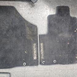 2011 KIA Sorento Original Mats